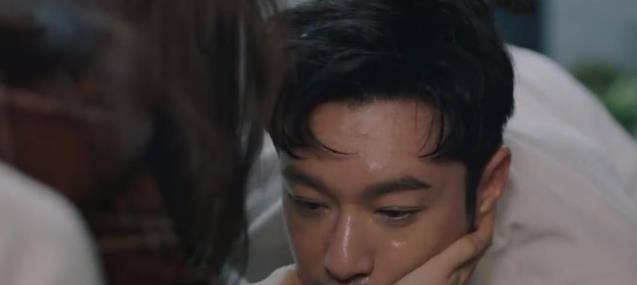 黄晓明的影帝称号不是白得的,表演"割阑尾炎的痛"真像