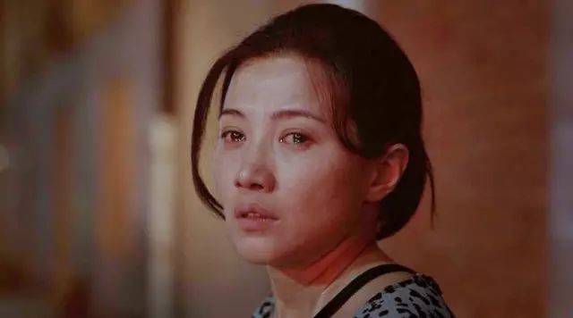 原本灵动的大眼睛变得空洞,全身上下,已看不到原来娇俏动人的影子.