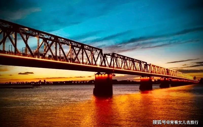 提起滨州铁路桥,在哈尔滨几乎是无人不知,无人不晓,可以说是哈尔滨