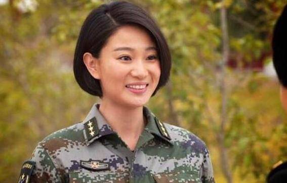 之后,侯梦莎出演了很多军旅题材的影视作品,《麻辣女兵》,《特种兵之