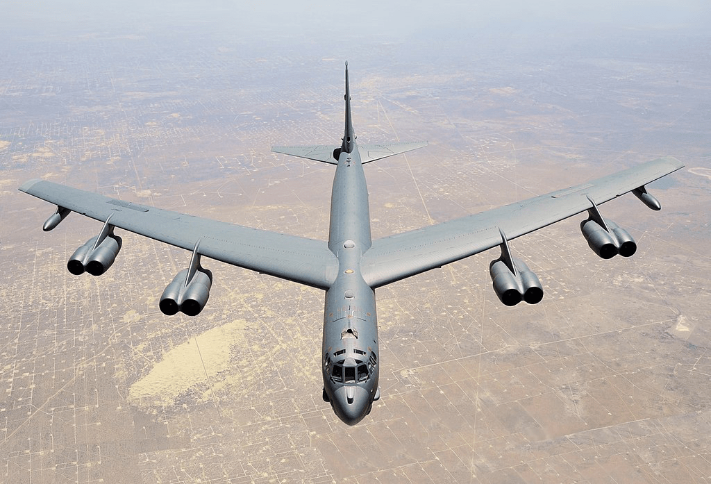 头号强国大国利器:b-52h战略轰炸机到底有多先进?_手机搜狐网