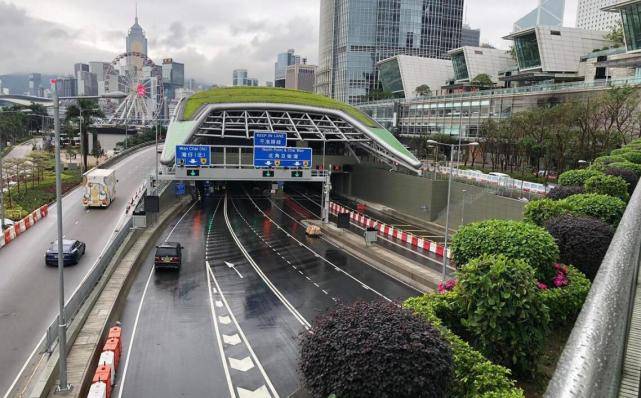 原创香港岛是四面环海为何不建大桥联通外界而是靠建海底隧道呢