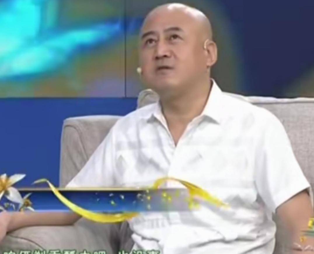 冯巩买元宵,方清平想帮忙,冯巩却说他坑了自己200块,为什么呢?