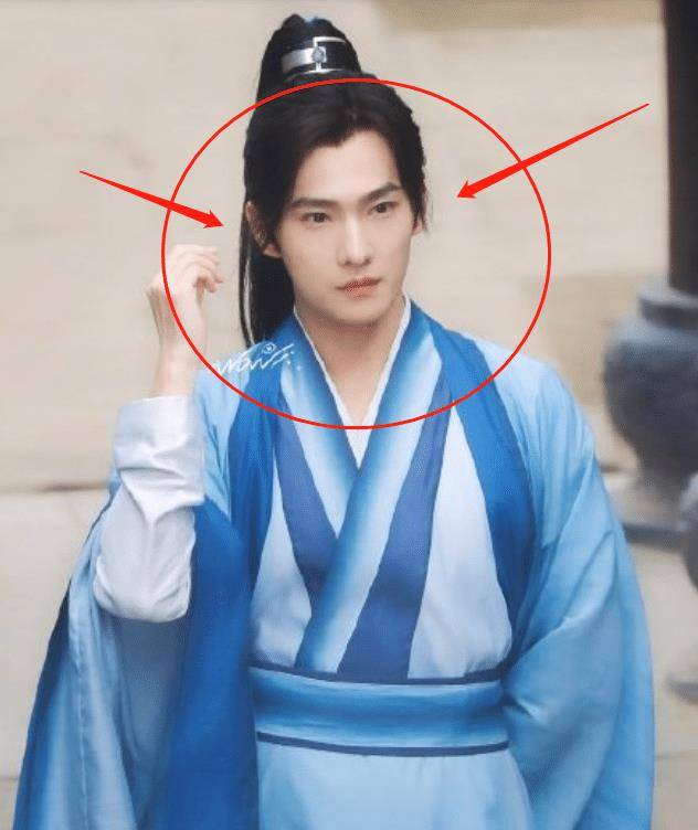 杨洋又一新剧开拍,古装造型太好看,鼻子堪称"全脸之光