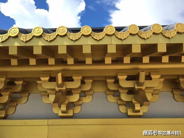 斗拱是中国古代建筑的独特组成构件,尤其是在宫殿,寺庙和其他古建筑的