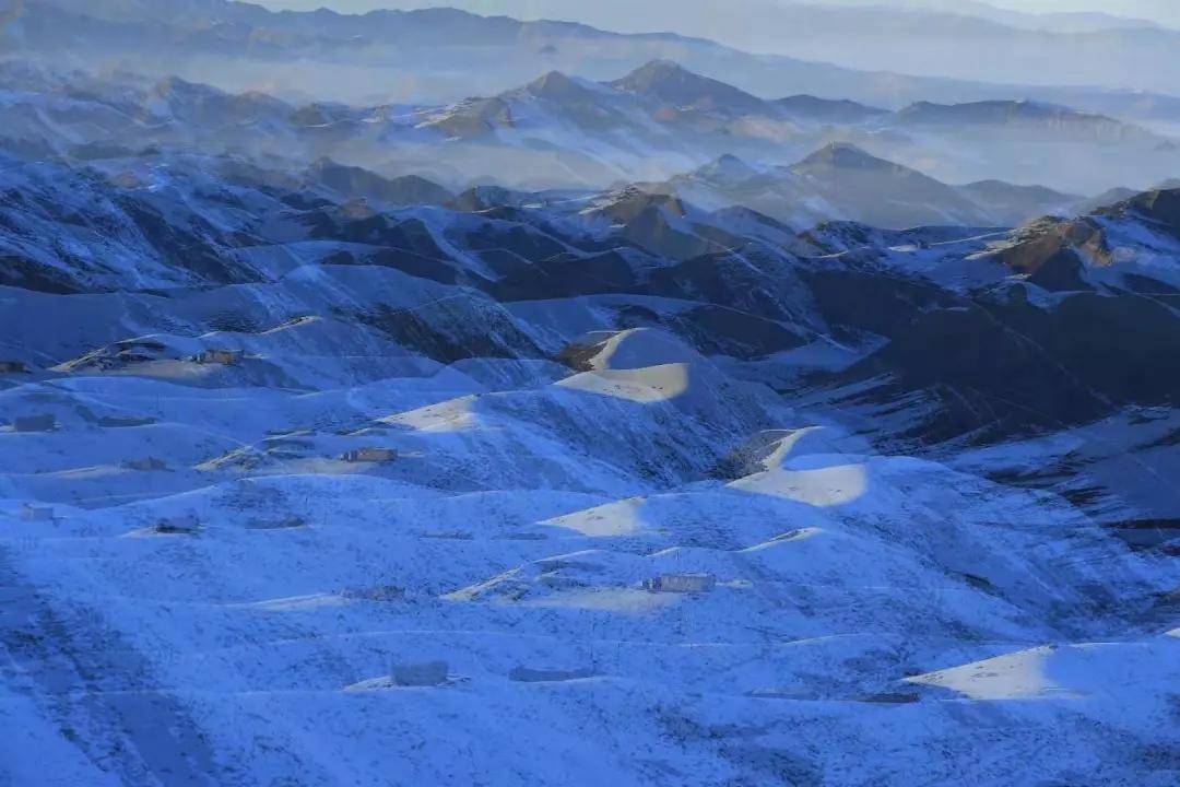 图说新疆玛纳斯丨云绕山峰峰抱云