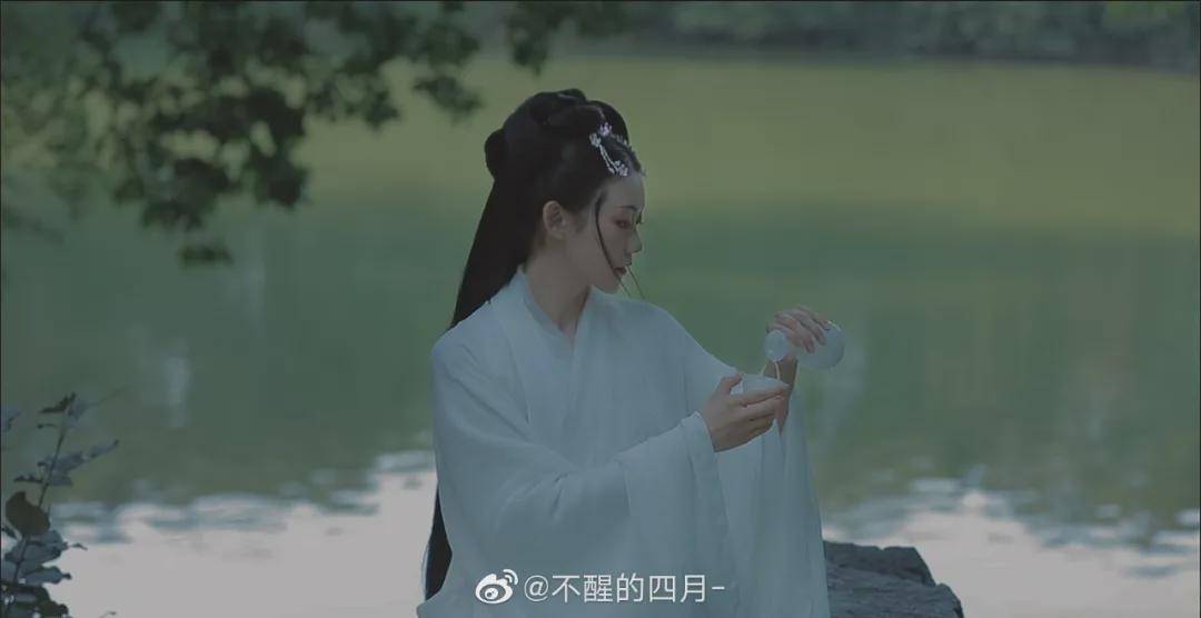 汉服小仙女:山中人兮芳杜若