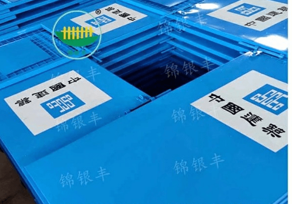 新乡锦银丰中建蓝施工防护门同样是钢管和铁皮别样的工艺外观好看漂亮