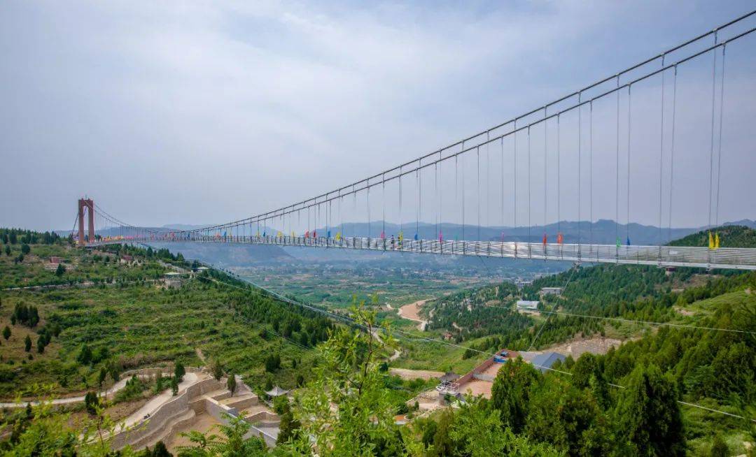 网红拓展区,小勇士拓展园,亲鹿园蹦山迪累了还可以在这里住一晚哦石崮