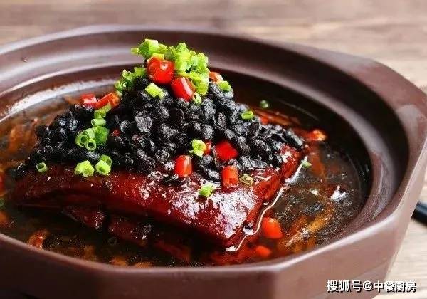 柱候酱40克,味极鲜酱油30克,蚝油35克,水800克,色拉油30克,黄酒15克.