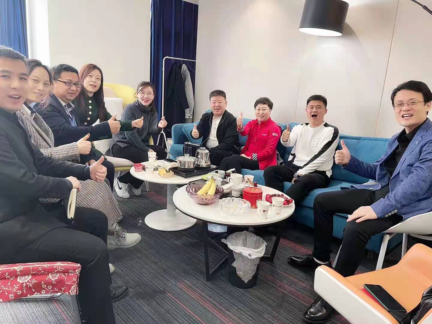 热烈欢迎中国民营文化产业商会侯荣芳副会长一行领导莅临指导