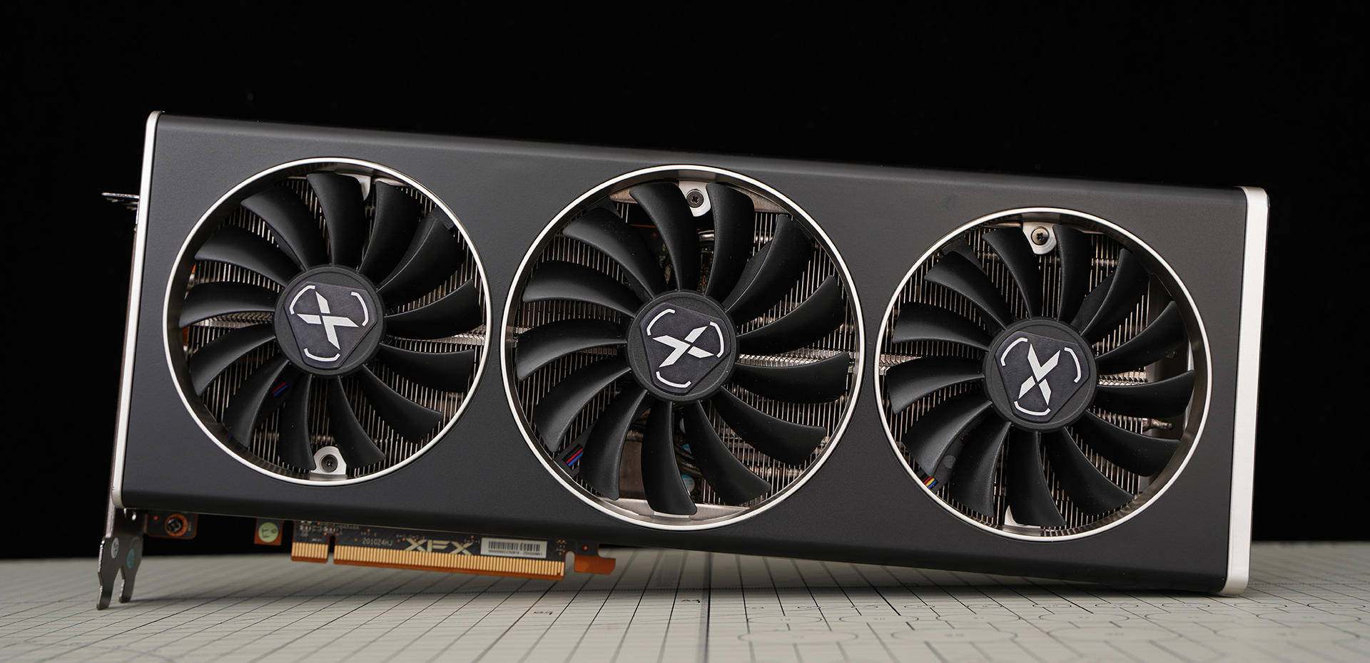 2k游戏神器讯景rx6700xt海外版oc显卡首发开箱