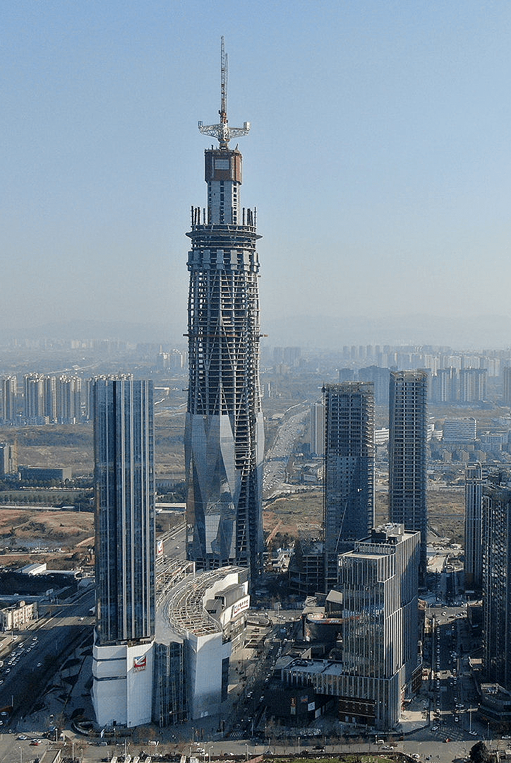 成都最高高楼677米耗资200亿成都封面级标志性建筑