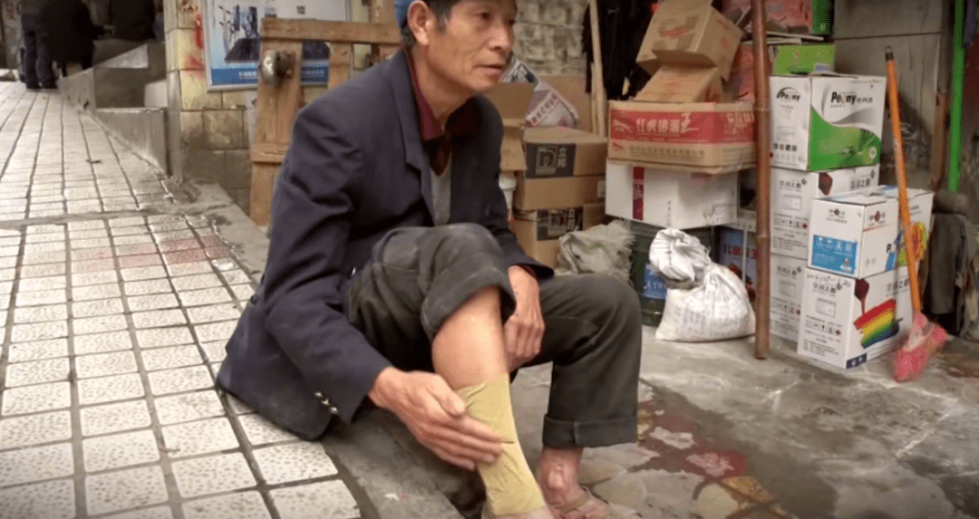 《最后的棒棒》影评:9.6分好片的男主角走了,但无人问津