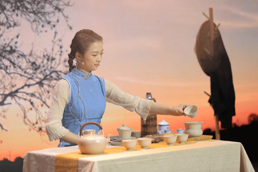 衔枚疾走善善从长英德红茶第四季最美茶艺师半决赛迎光前行