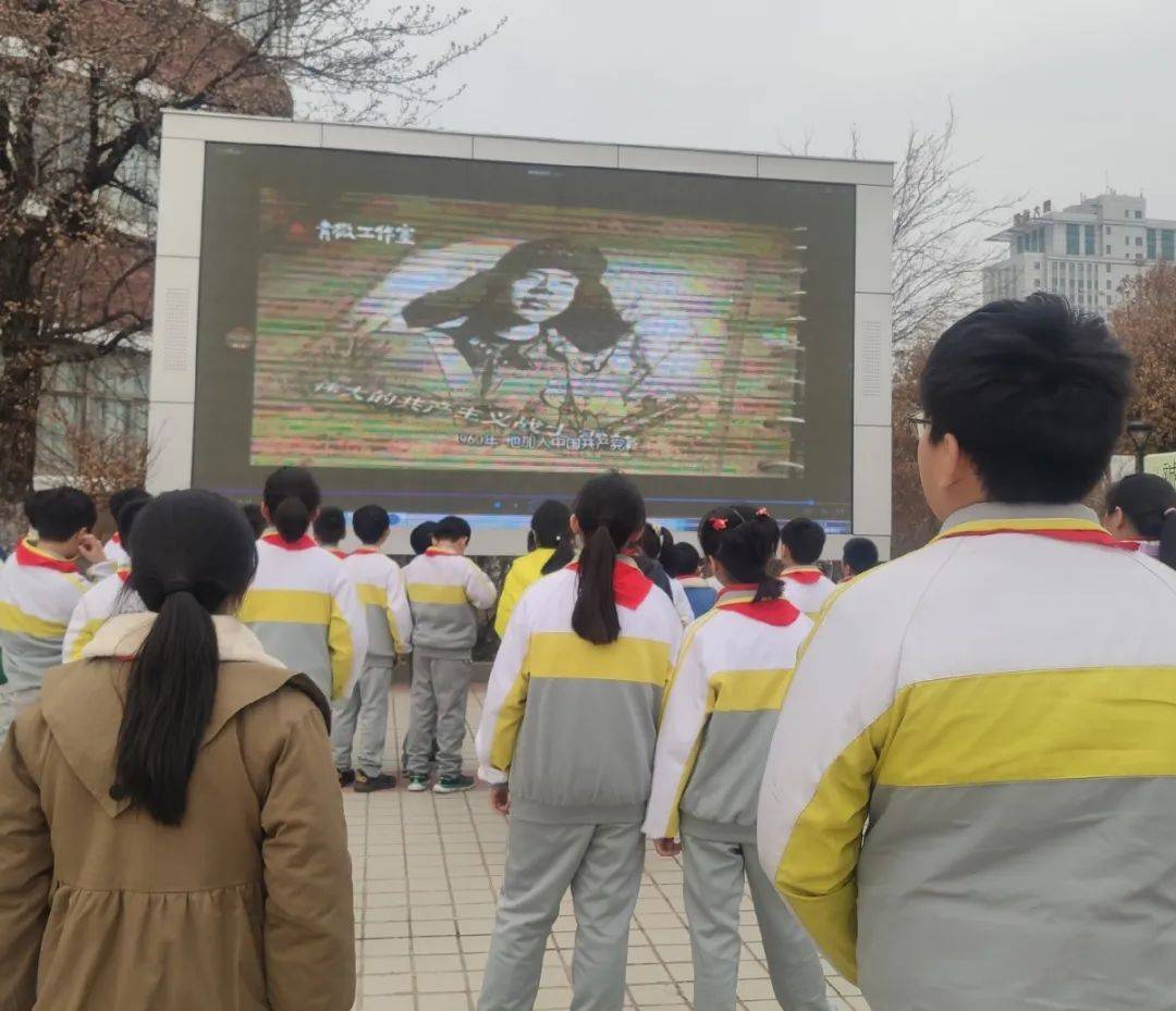 枣庄市实验学校:三月里,与温暖相遇