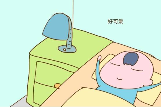 有一天等到孩子睡觉的时候,美琳不小心把女儿睡觉时举手的照片发到了