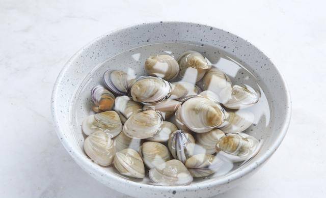 原创蛤蜊原汁原味的做法,鲜美无比,吃到汤汁都不剩