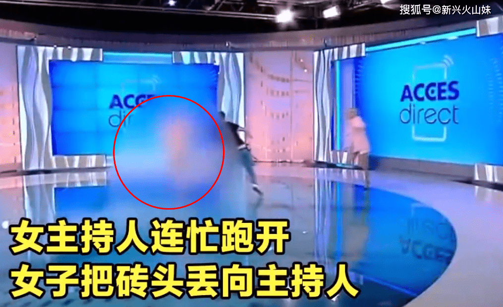 原创女子祼体大闹电视台直播现场还扔来一块东西吓主播得落荒而逃
