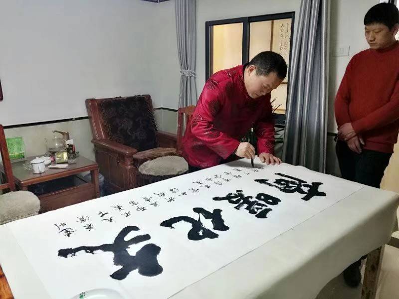 陈扩文:1973年生,字怡笑,号九龙逸士,斋号御风堂