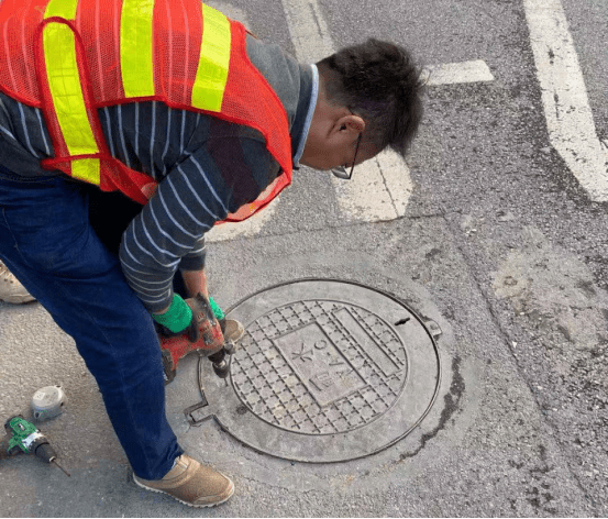 新光智能井盖现身佛山 智慧城市安全时刻守护