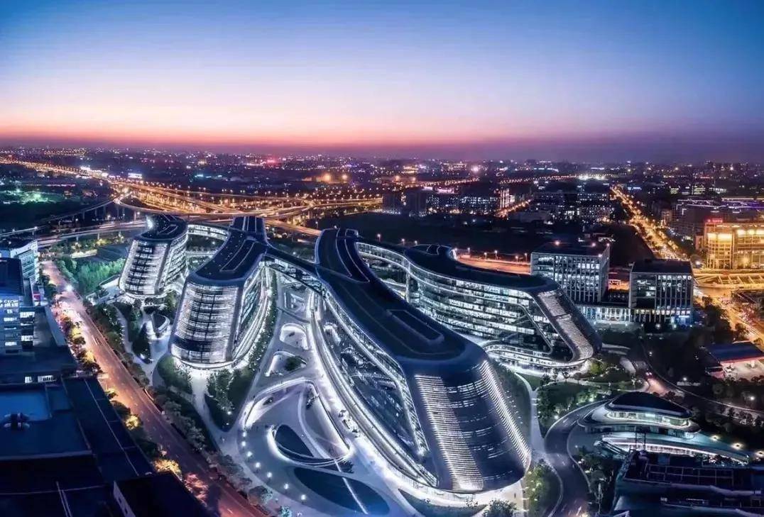 "一核"是上海虹桥商务区,面积为151平方公里,主要承担国际化中央商务