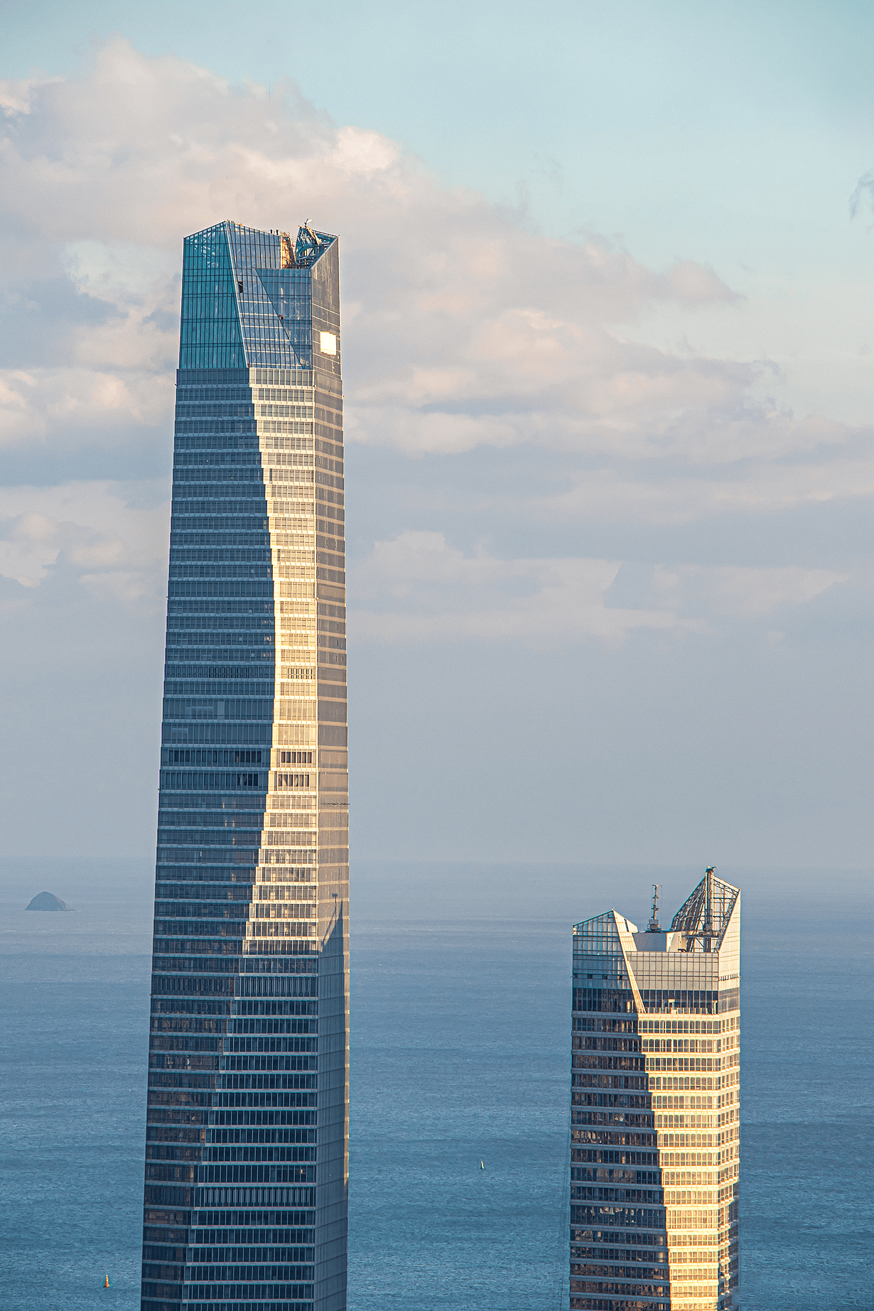 原创高369米山东第一高楼青岛海天中心7月1日前启用