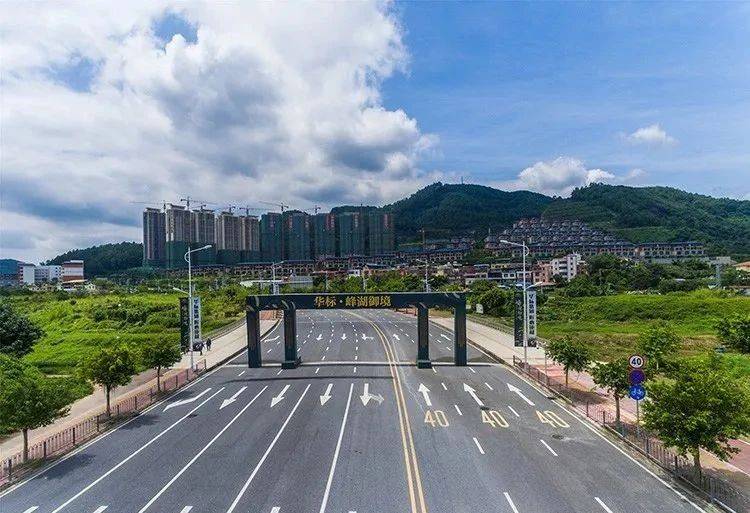 广州峰湖御境别墅具体位置在哪?中共几层?花园面积多大?环境怎么样?