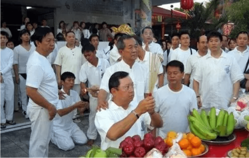 拒绝见张国荣帮舒淇梁朝伟改命白龙王到底有多神