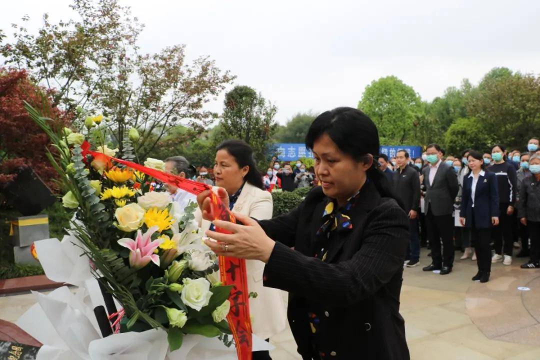 江西西山万寿陵园:清明追思会