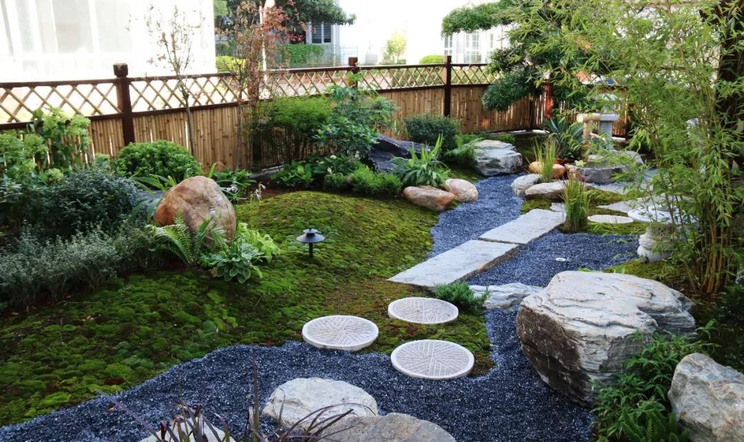 原创30㎡上下小院子,可以装成简而精致的"日式花园",简单又好看
