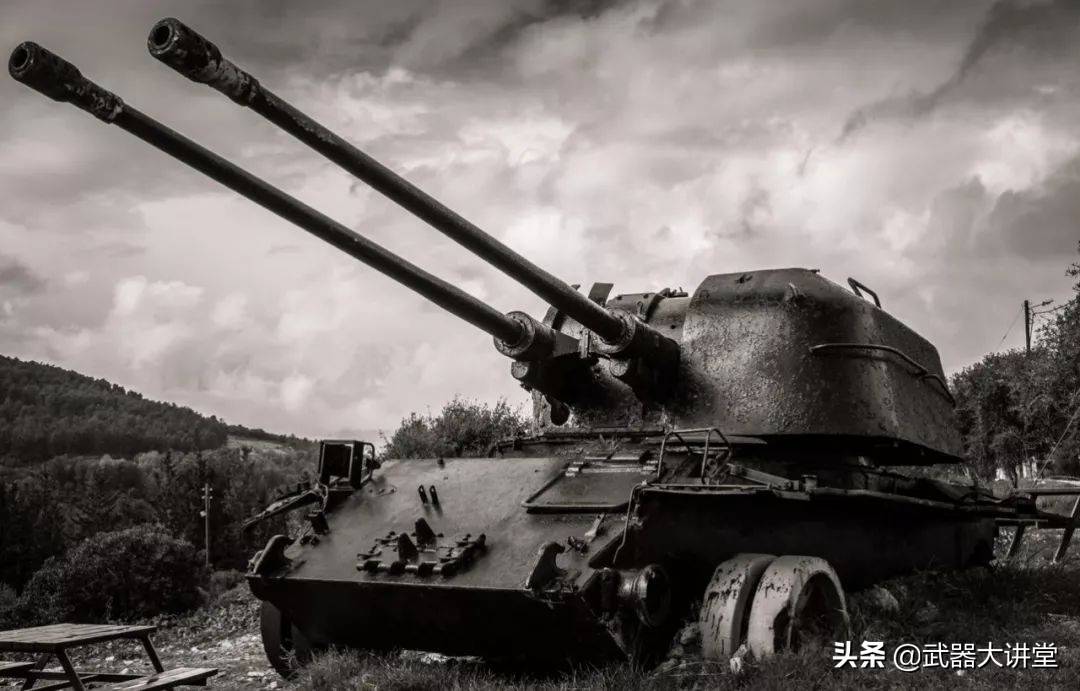 双管恶魔,火力强大的57-2式自行高射炮,却因为瞄准问题成为摆设