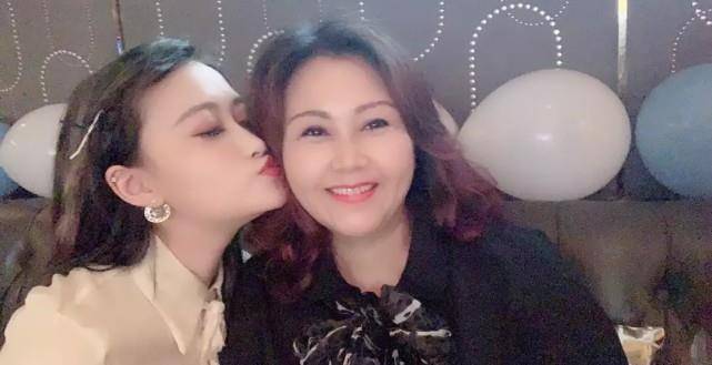 孙侨潞葬礼细节曝光,骨灰撒大海里,家人称没结婚不能有墓地