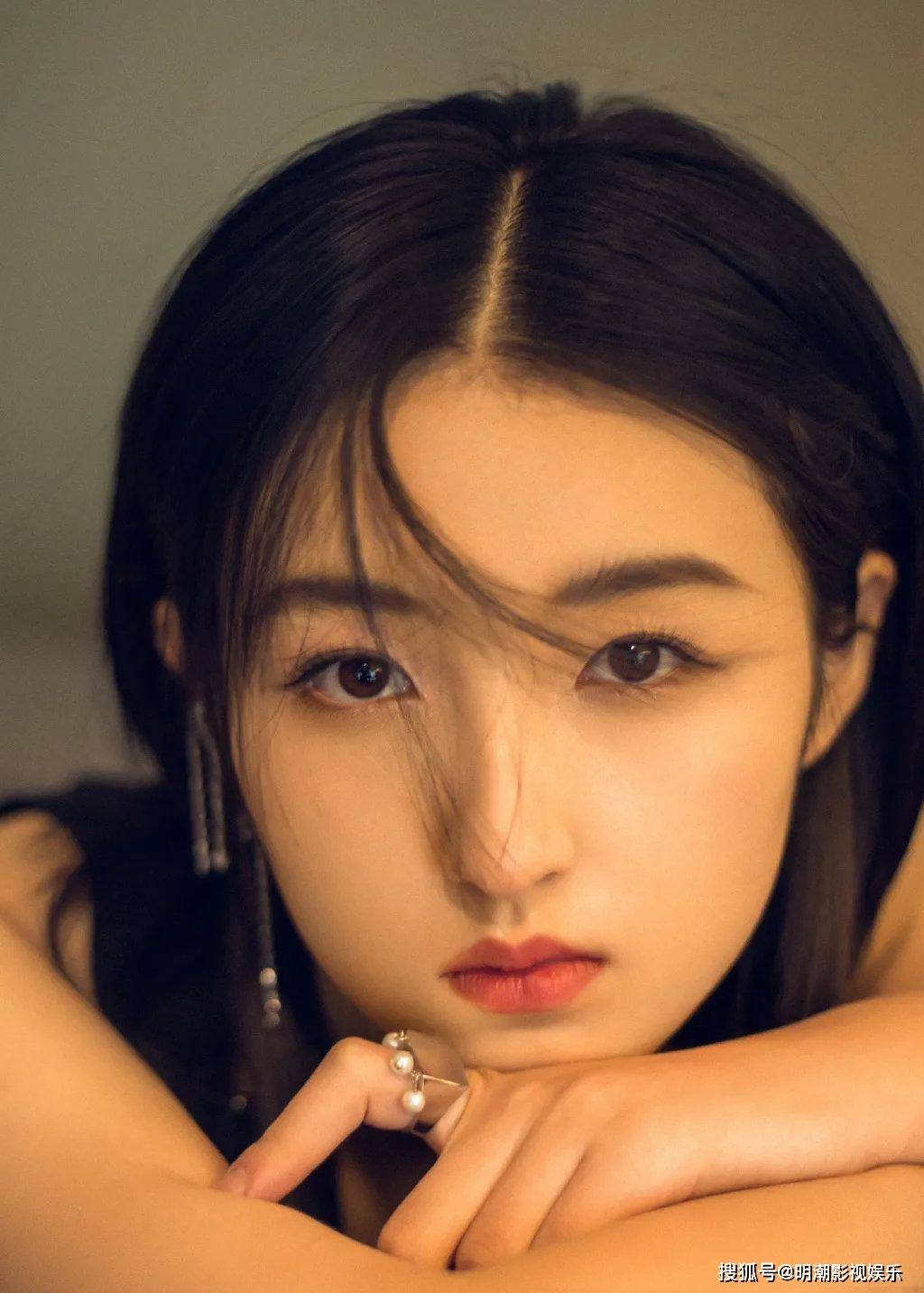 她是谁?年龄小资历高,最具潜力的年轻女演员