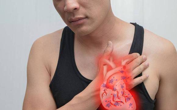 二,胸部疼痛 引发胸部疼痛的原因也较为多见,比如食管炎,胸膜炎,急性