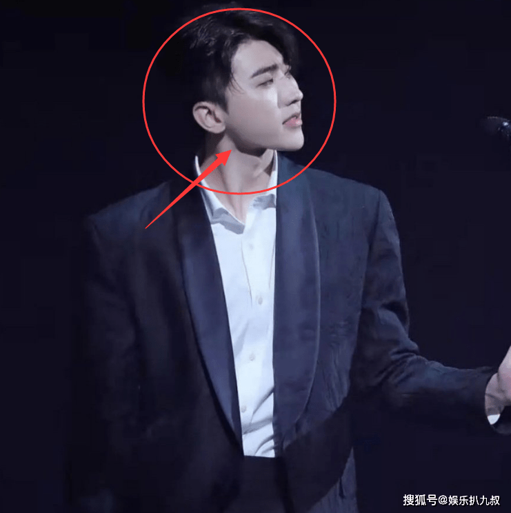蔡徐坤也难逃发福?最新生图被指长胖,可看完正面照:纯属被黑了