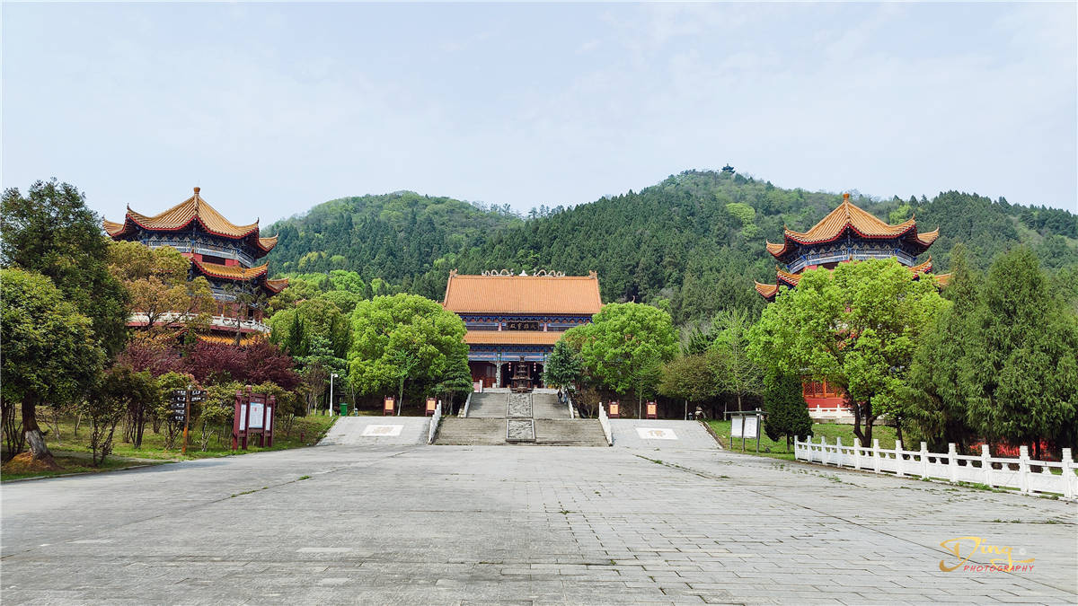 武汉灵泉寺那一片的龙脉,落花听雨一方净土真佛境_手机搜狐网