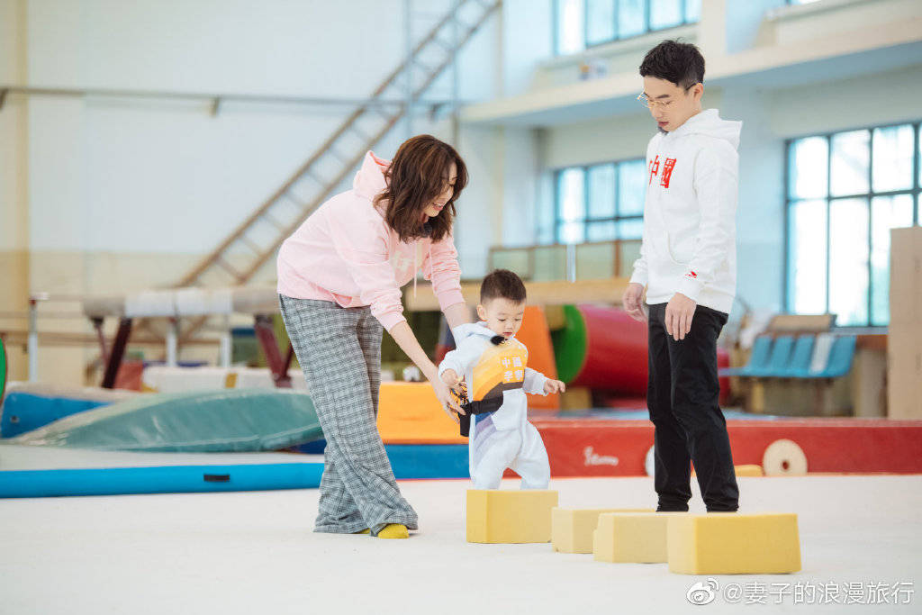 温馨奥运五金王邹凯晒出一家三口全家福妻美子萌无愧人生赢家