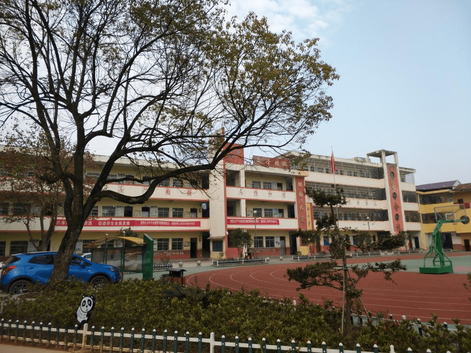 鹰潭余江区画桥镇中心小学奏响幸福校园畅想曲