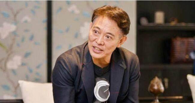 网曝李连杰现身山洞修行,发型凌乱眼神忧郁!曾坦言可以为利智死