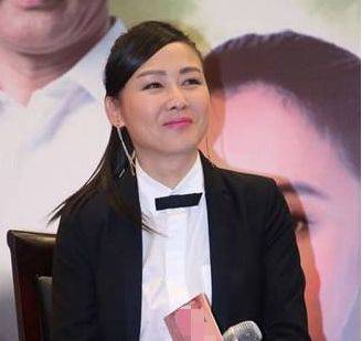 原创她和黄磊是同学,一婚被大10岁老公家暴,现任丈夫是世界冠军