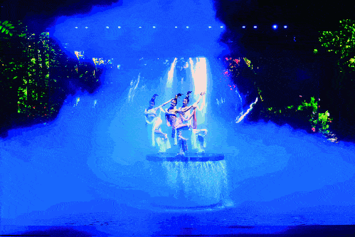 中登广场 | 4.14黑色情人节幸运大反击,快来解锁你的春日福利!