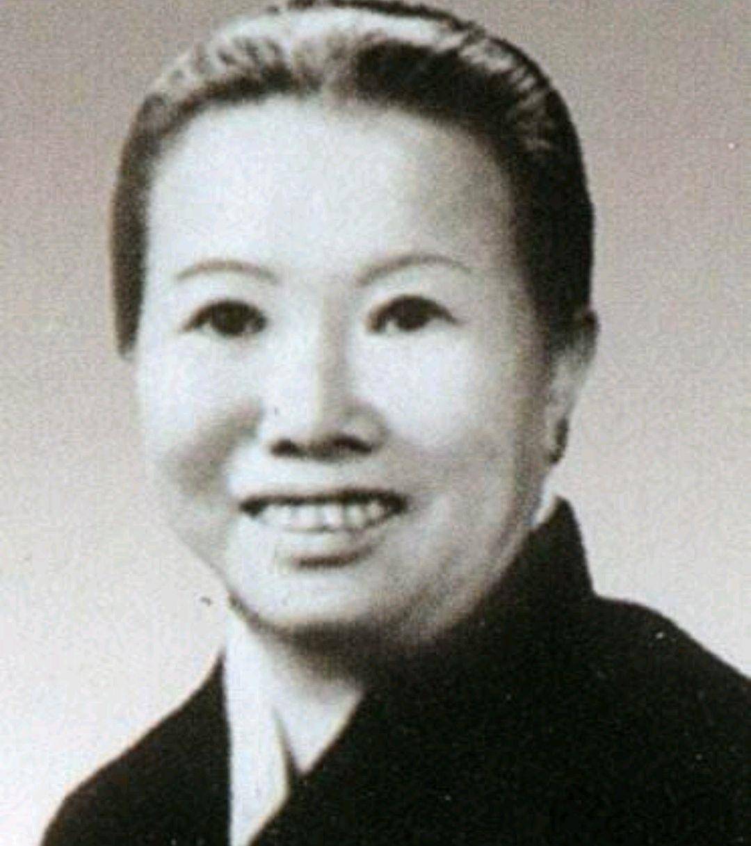 原创李德在中国有两任妻子,一位享受副军级待遇,另一位官至部长
