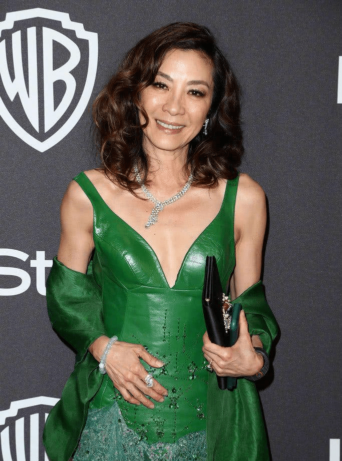 杨紫琼年轻的时候确实身材不错,颜值也很高,而且她本身拍过的电视剧