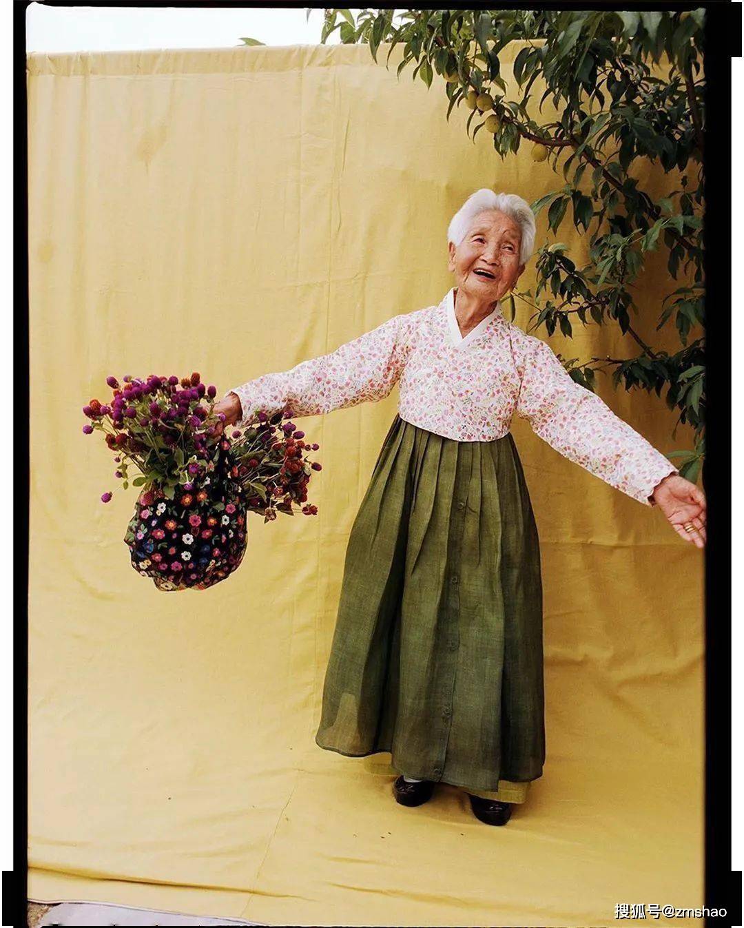 这些奶奶们最小的93岁,最大的106岁,人生已经历经许多高低起伏.