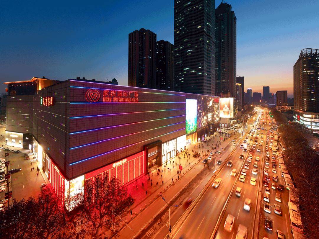 早就听闻, 福奈特洗衣于2007年开业的武汉国际广场店一直是"顶楼"人士