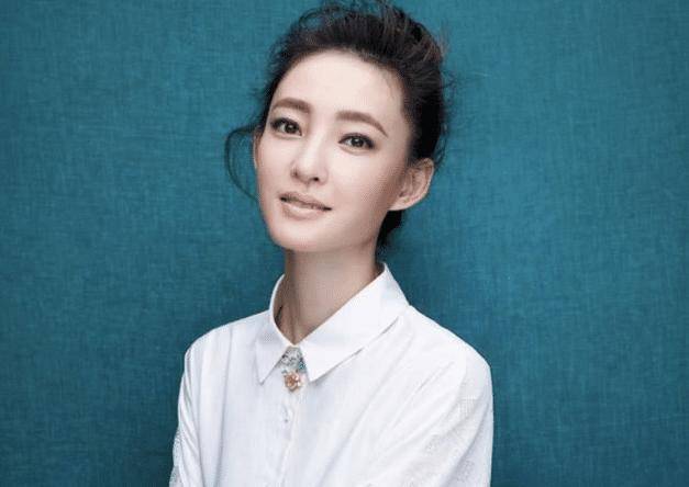 王丽坤曾为他付出八年青春最后成了别人的丈夫着实让人心疼