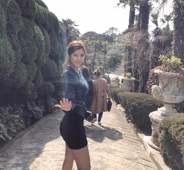 韩国九头身美女网红模特jin yeyoung(真艺英)