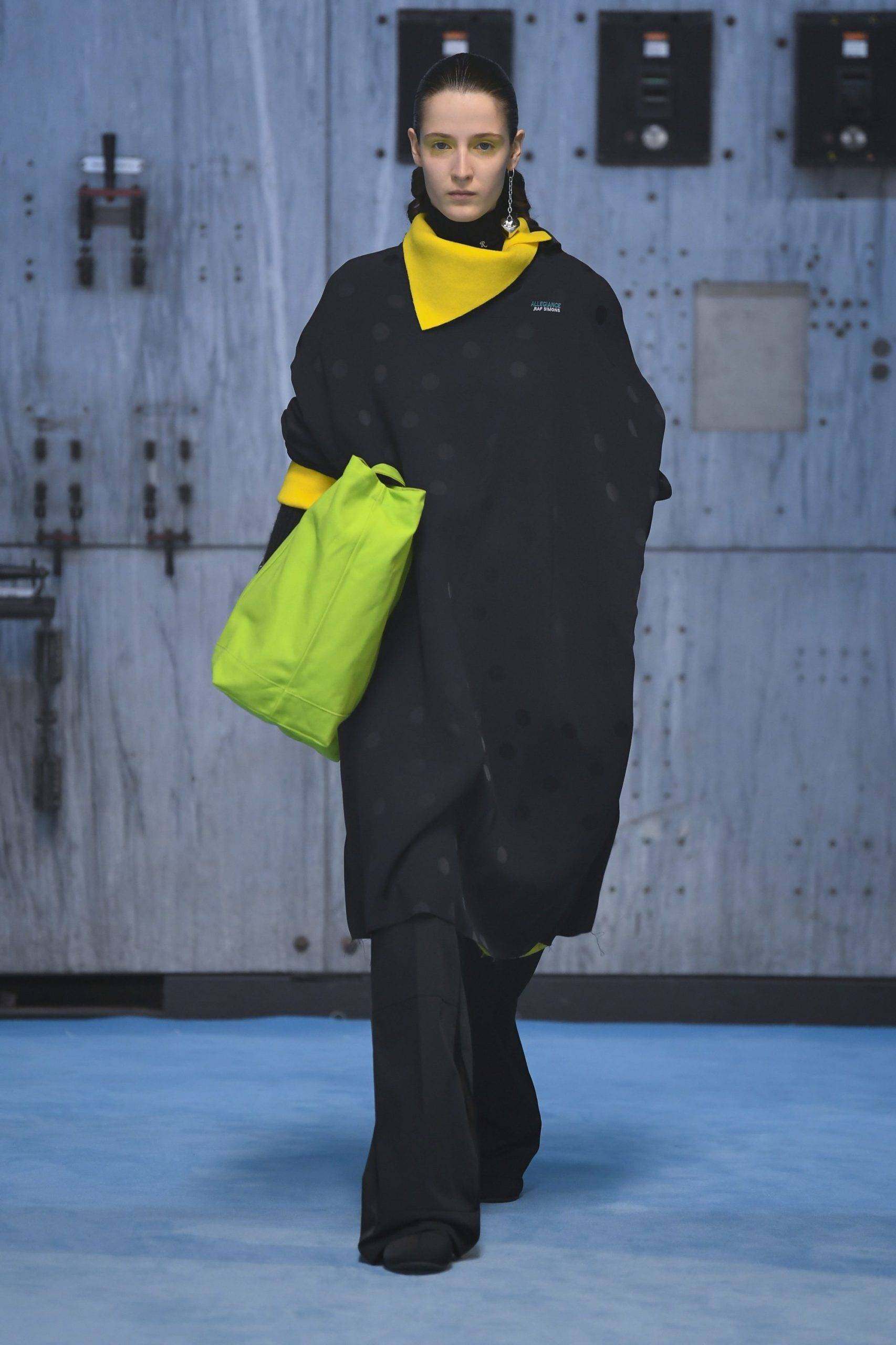 raf simons2021秋冬 | 超大的另类型格青年_服装