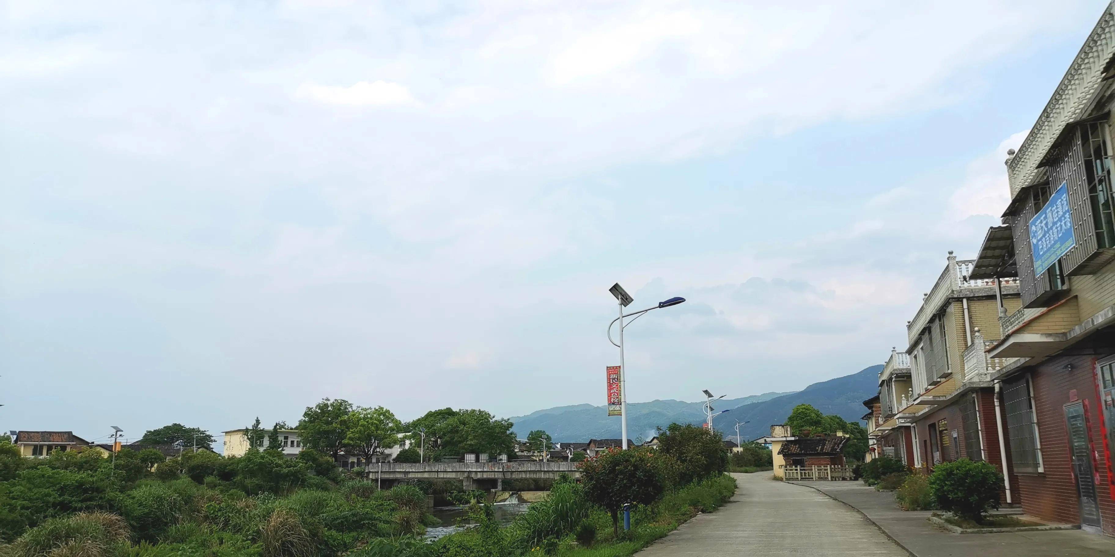 湖南资兴三都镇风景秀丽的宝源河安静祥和的疏菜村